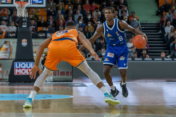 从布朗尼和 从布朗尼和