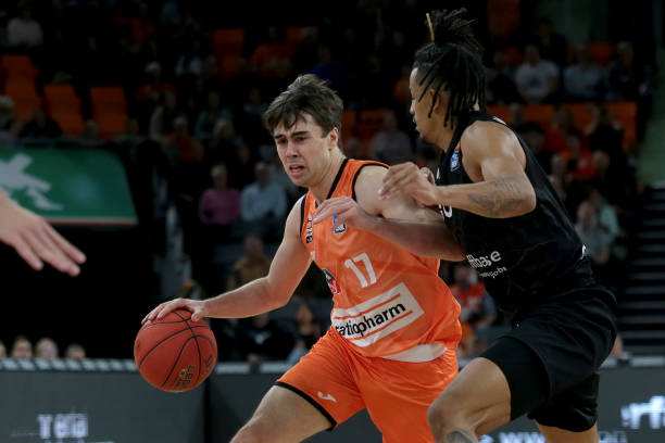 密集防守时 密集防守时