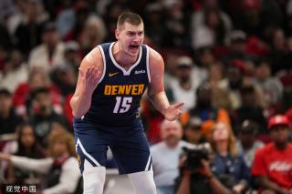 员在激烈的 员在激烈的